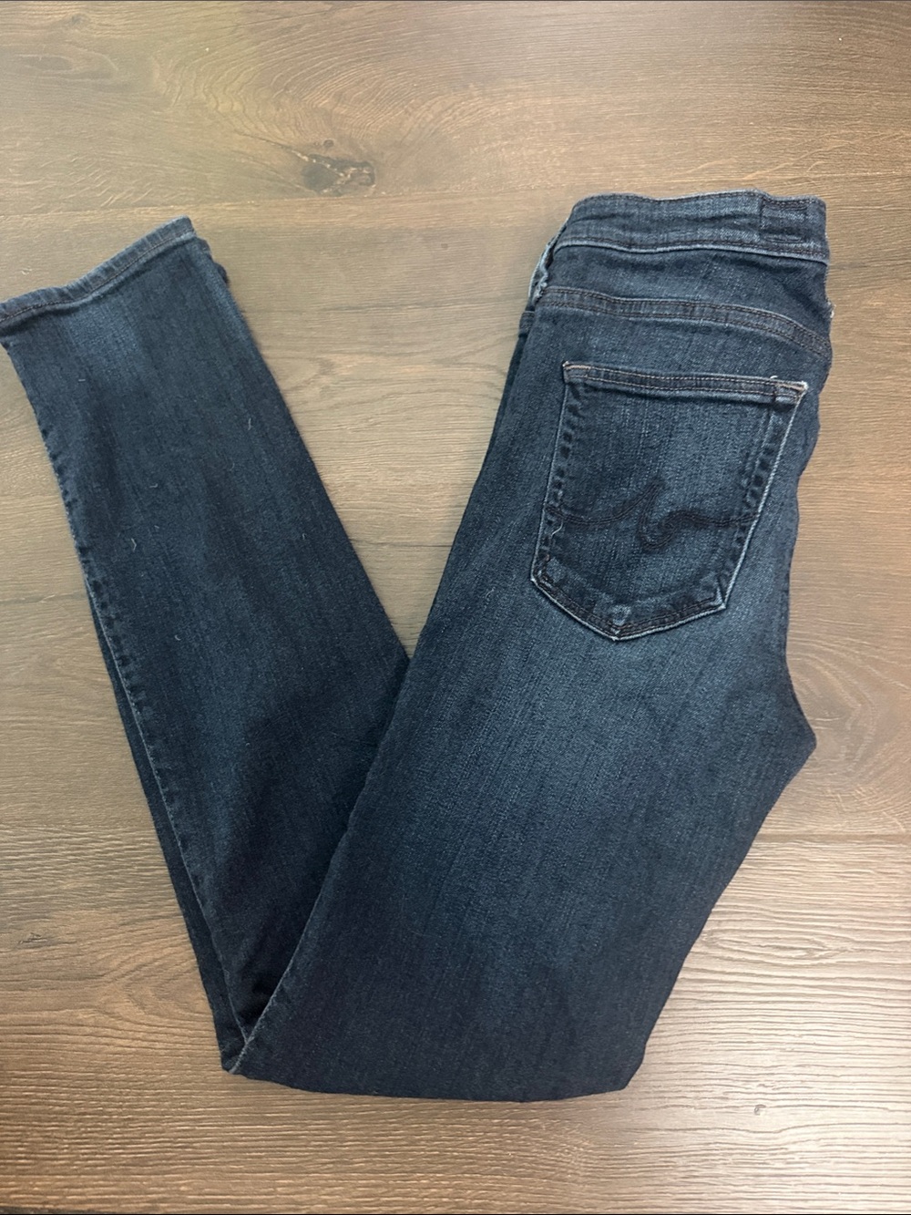 AG size 26 Dark Blue Women's the prima mid rise cigarette Slim Jeans